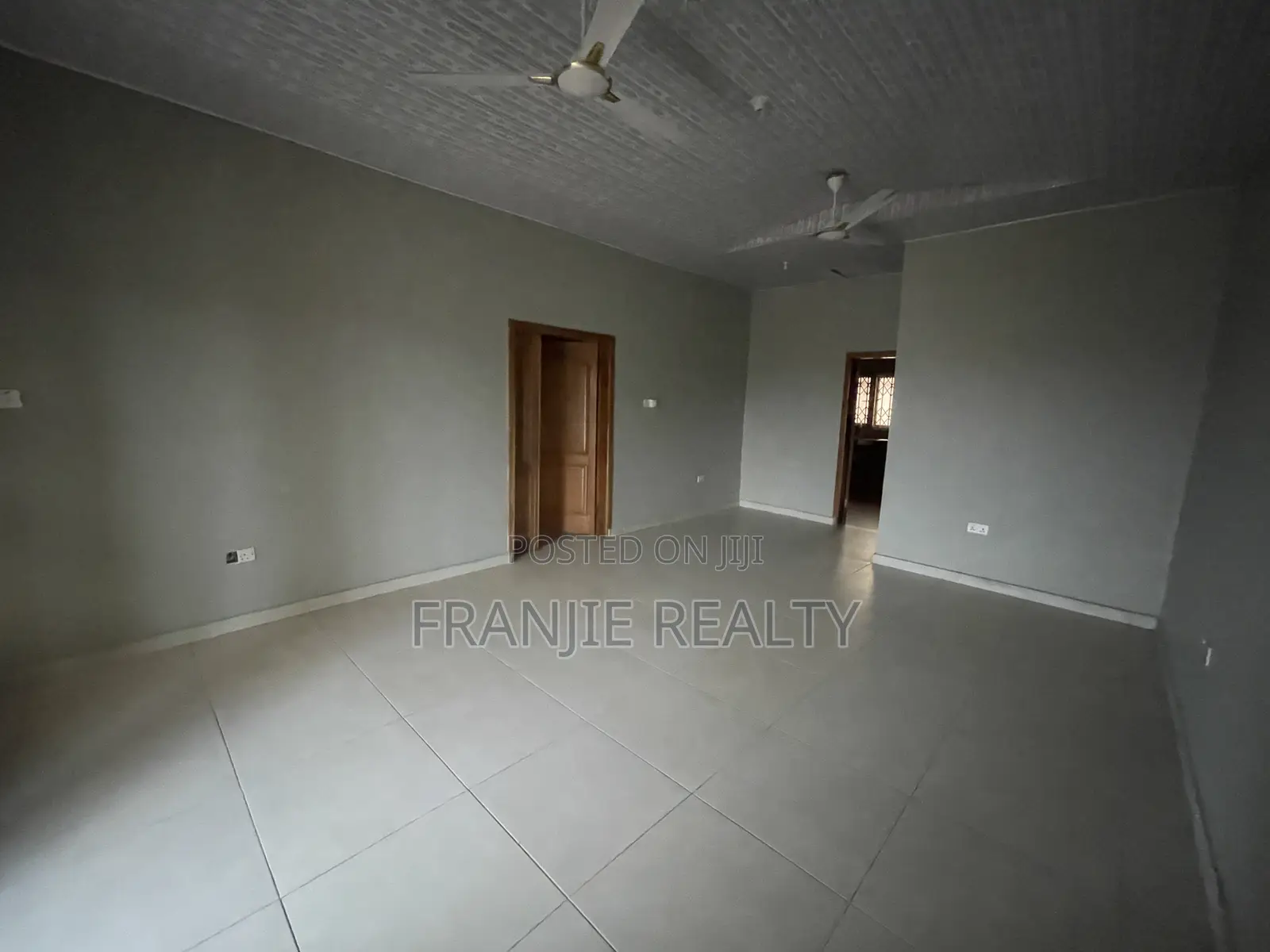 3bdrm Apartment in Franjie Realty, West Hills Mall Area for rent