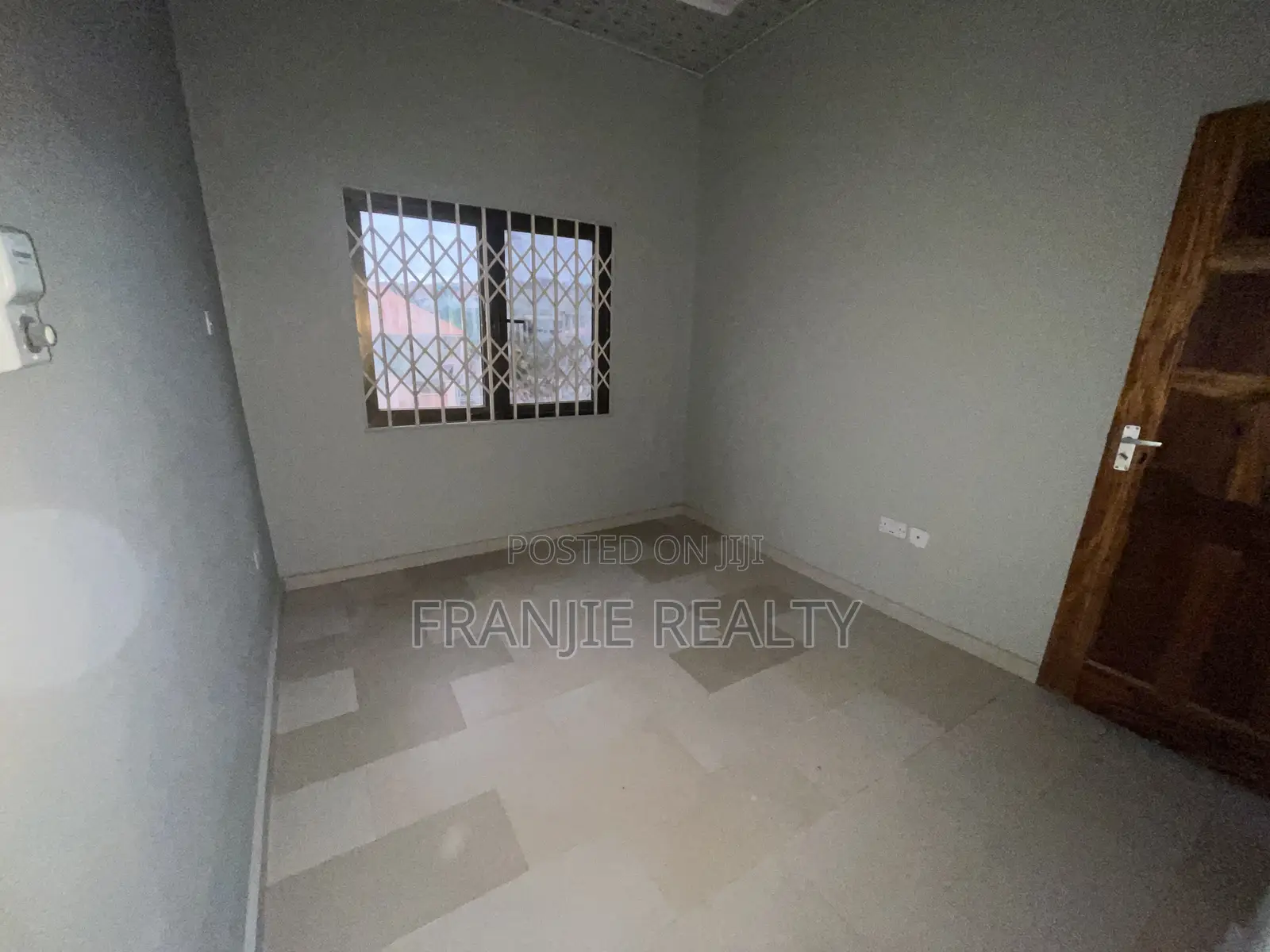 3bdrm Apartment in Franjie Realty, West Hills Mall Area for rent