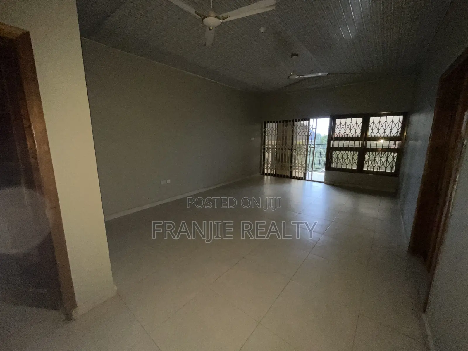 3bdrm Apartment in Franjie Realty, West Hills Mall Area for rent