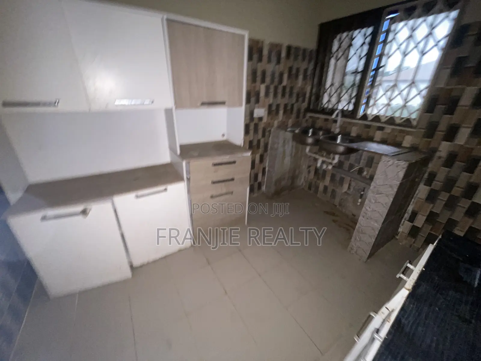 3bdrm Apartment in Franjie Realty, West Hills Mall Area for rent