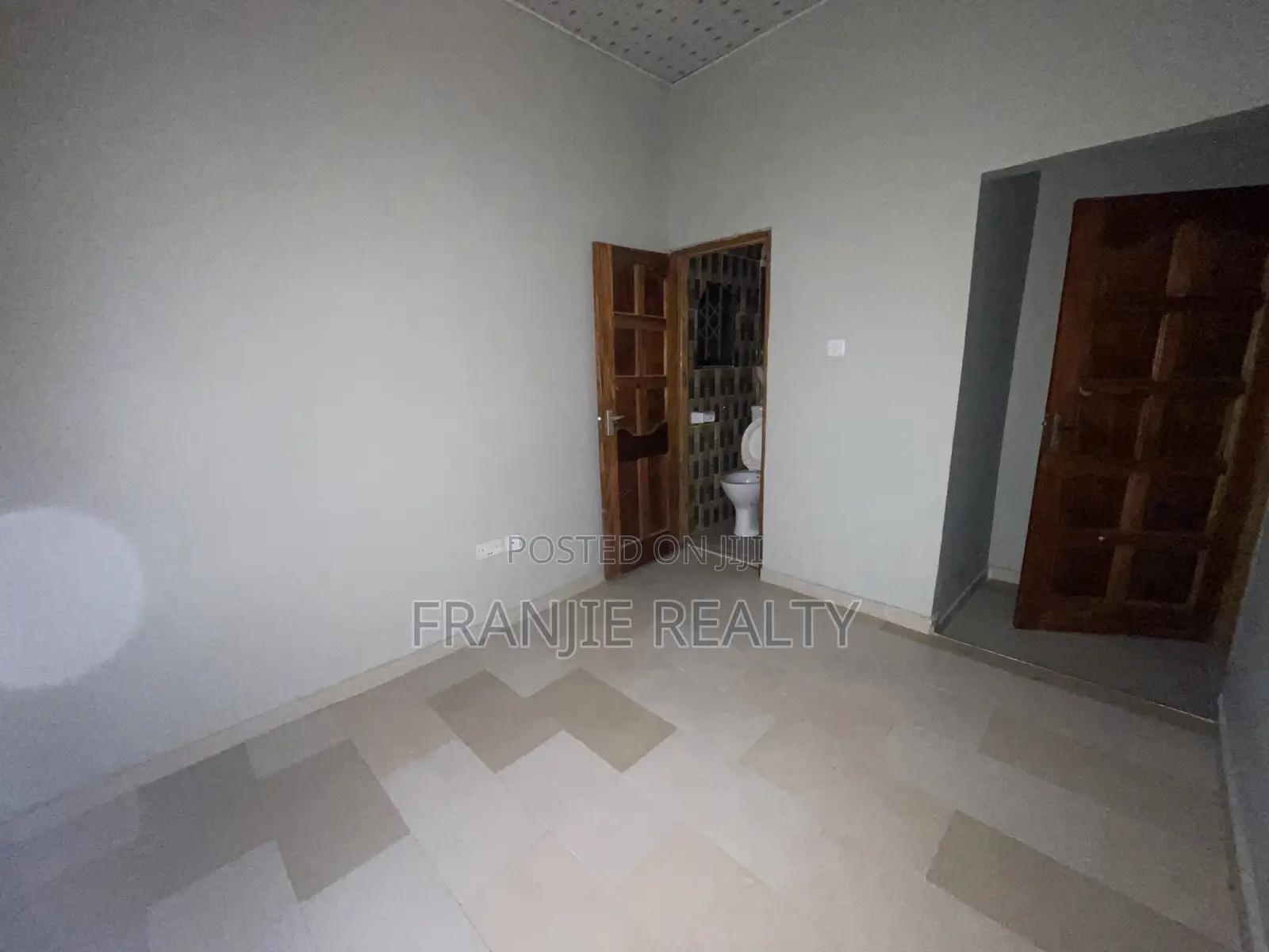 3bdrm Apartment in Franjie Realty, West Hills Mall Area for rent