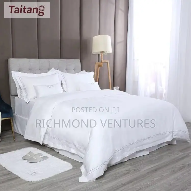 High Quality White Hotel (2 Bedsheets 4 Pillowcase) in Different Sizes