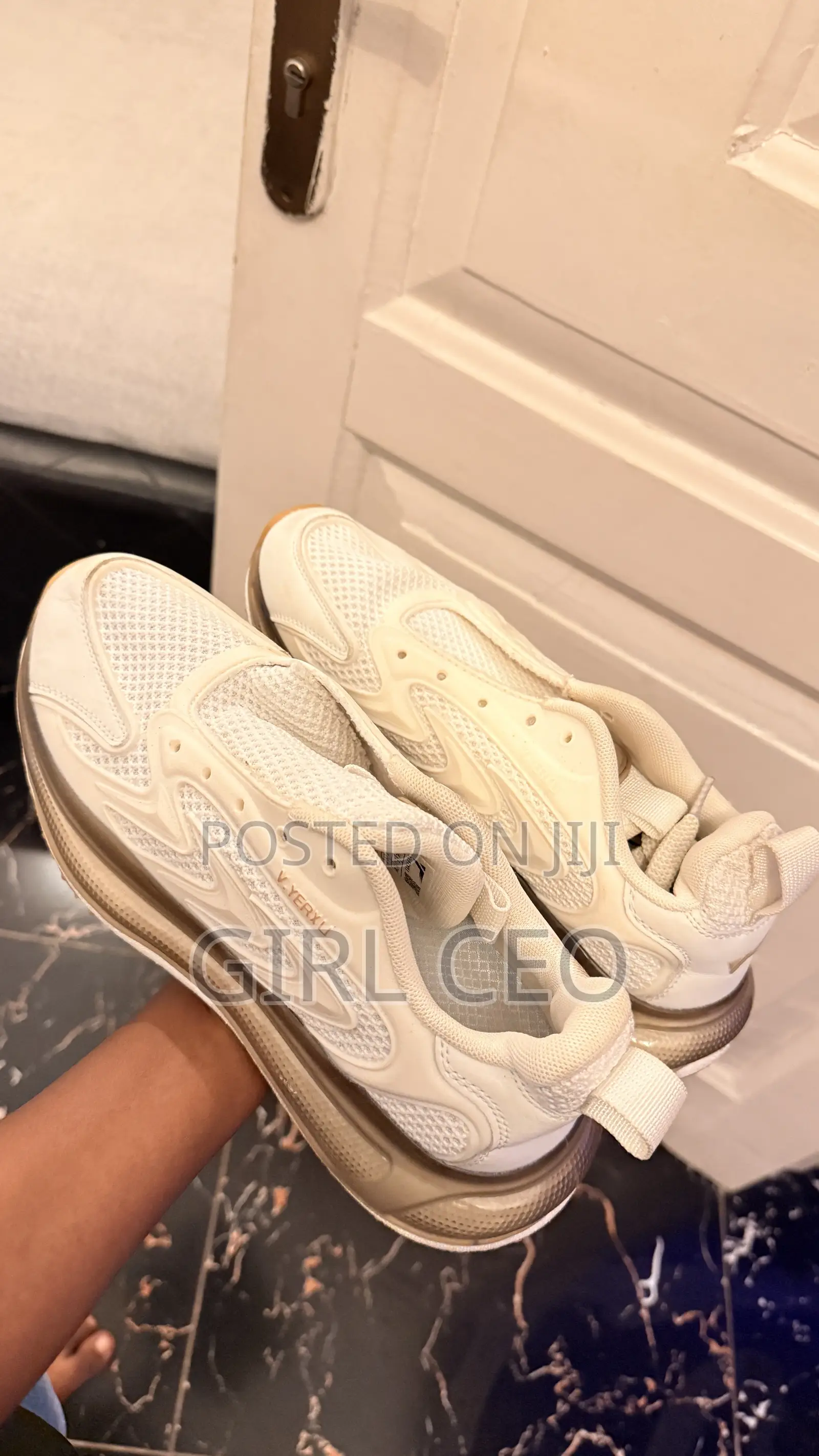 Shoe 42 Size