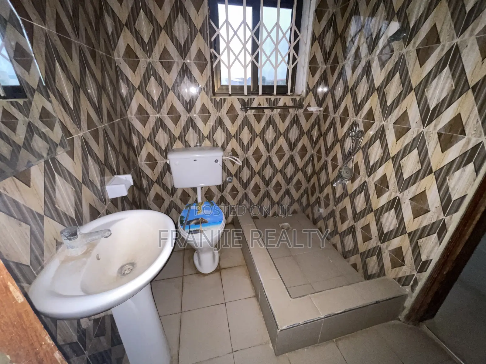 3bdrm Apartment in Franjie Realty, West Hills Mall Area for rent