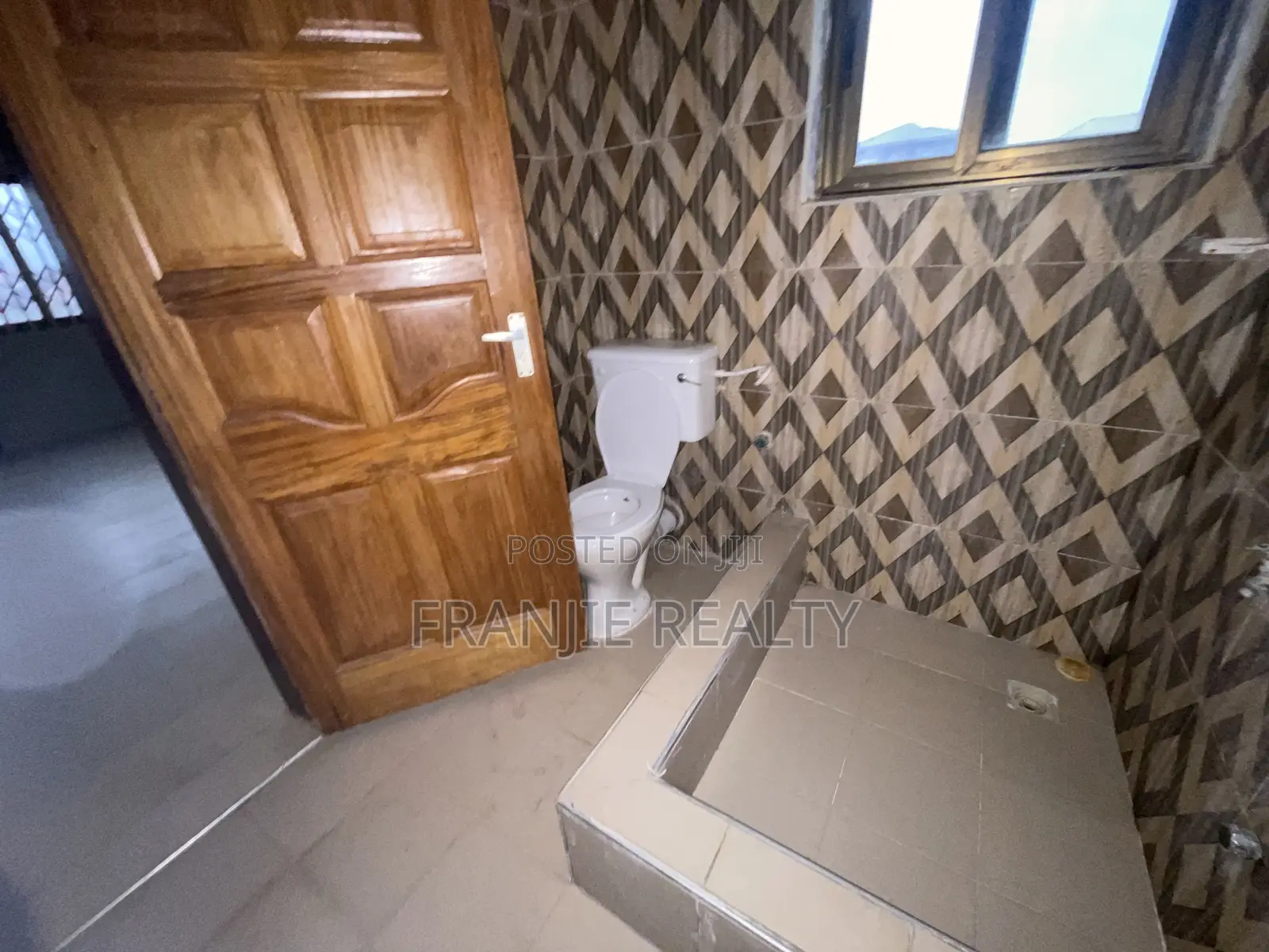 3bdrm Apartment in Franjie Realty, West Hills Mall Area for rent