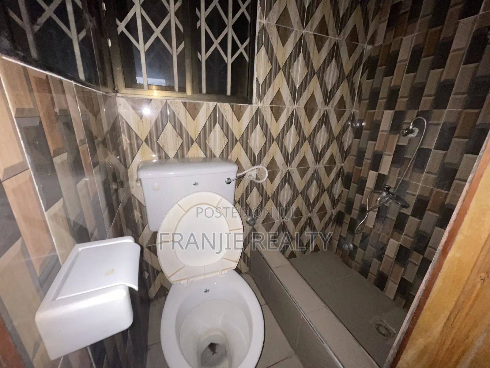 3bdrm Apartment in Franjie Realty, West Hills Mall Area for rent