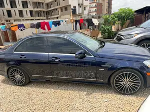Mercedes-Benz C250 2013 Blue