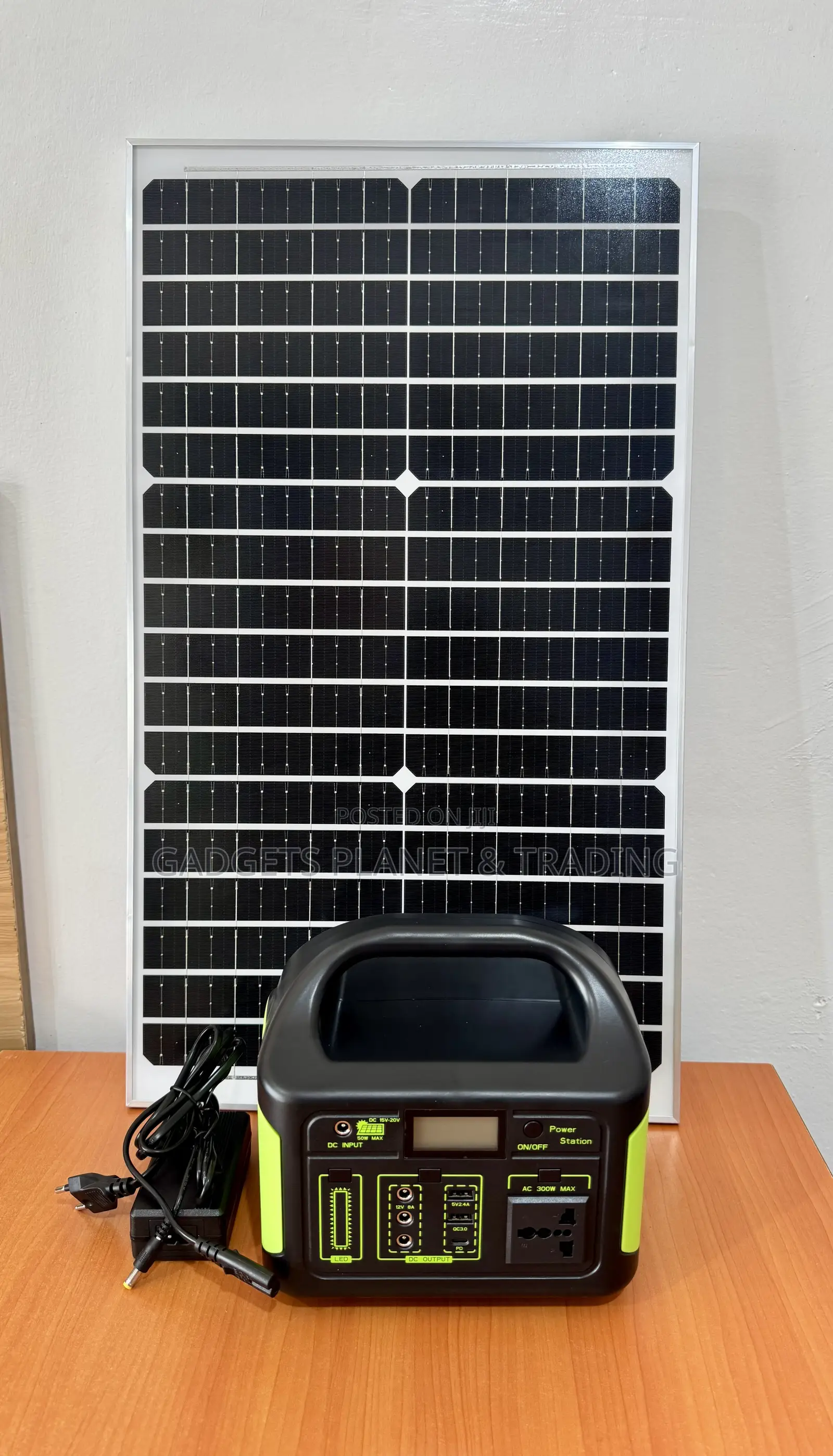 300W DC Lithium-Ion Portable Power Station With Outdoor Solar Panel