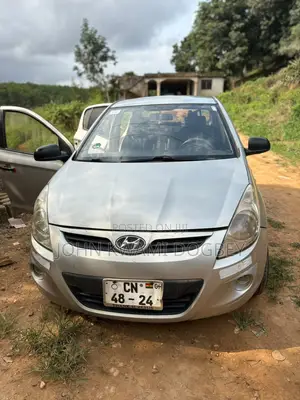 Hyundai i20 1.4 Dual VTVT Petrol (AT) 2012 Silver