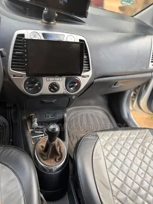 Hyundai i20 1.4 Dual VTVT Petrol (AT) 2012 Silver