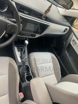 Toyota Corolla LE Eco (1.8L 4cyl 2A) 2018 Black