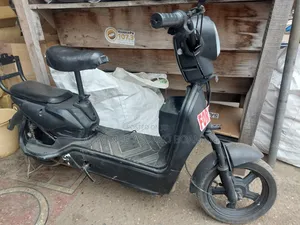 Royal Motorcycle 2025 Black