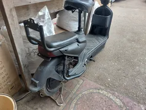 Royal Motorcycle 2025 Black
