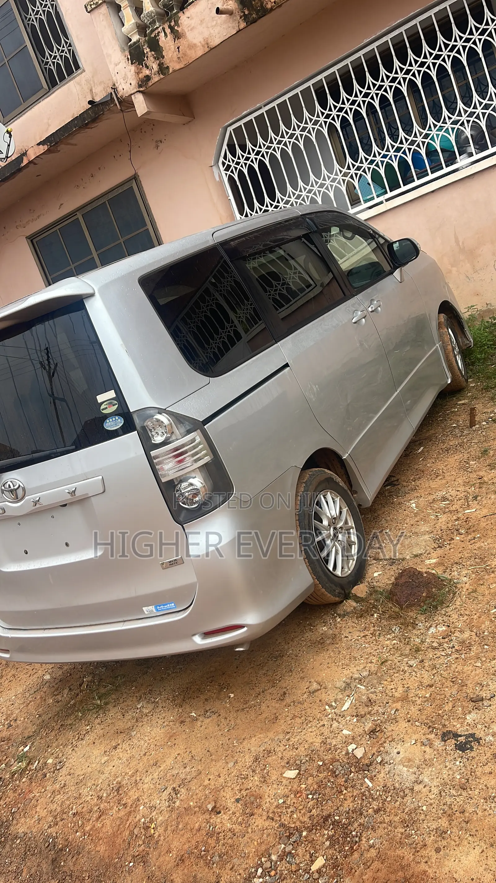 Toyota Voxy V 4WD 8-Seater 2012 Silver