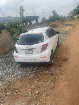 Toyota Vitz 2012 White