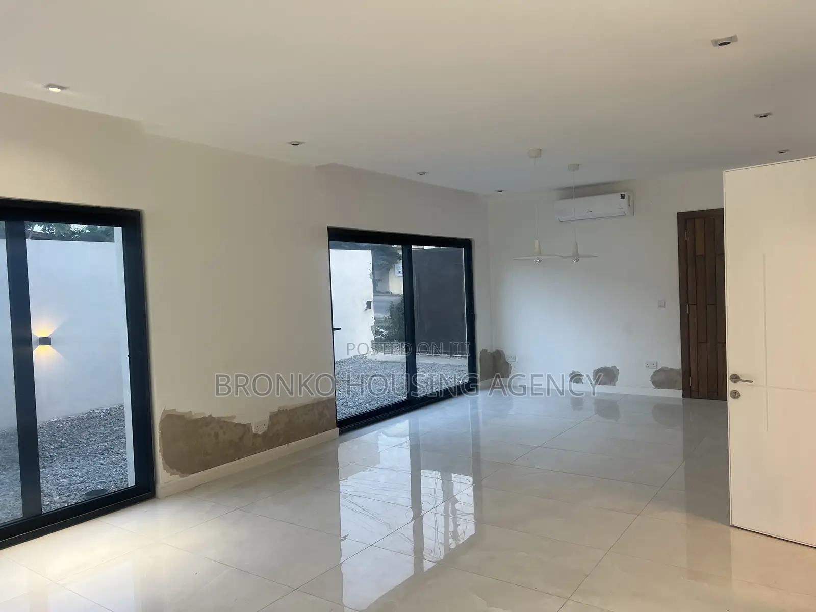 4bdrm Townhouse / Terrace in Bronko Housing, US Embassy Area for rent