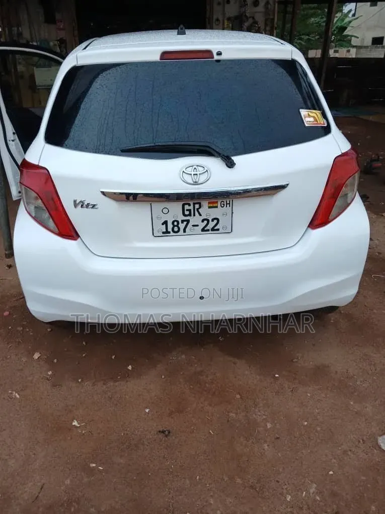 Toyota Vitz 2012 White