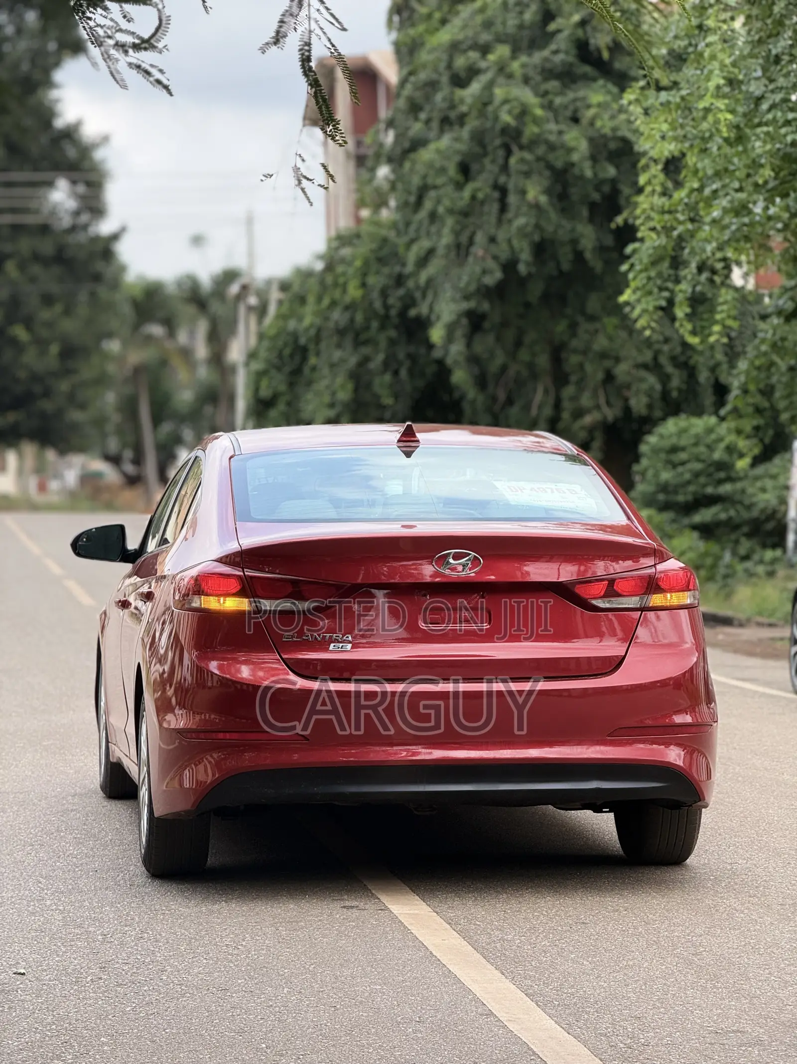 Hyundai Elantra SE Sedan FWD (2.0L 4cyl 6M) 2017 Red