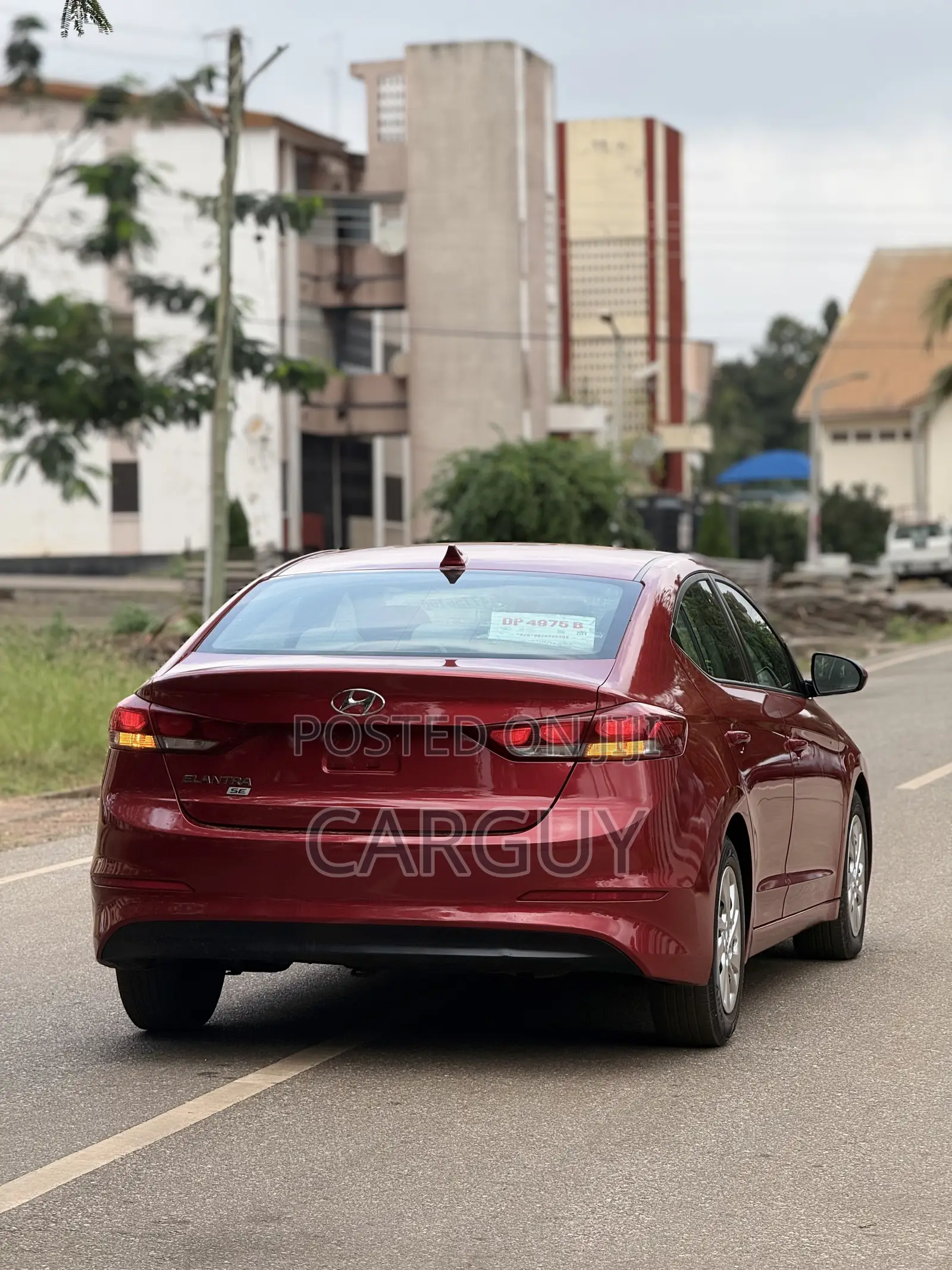 Hyundai Elantra SE Sedan FWD (2.0L 4cyl 6M) 2017 Red