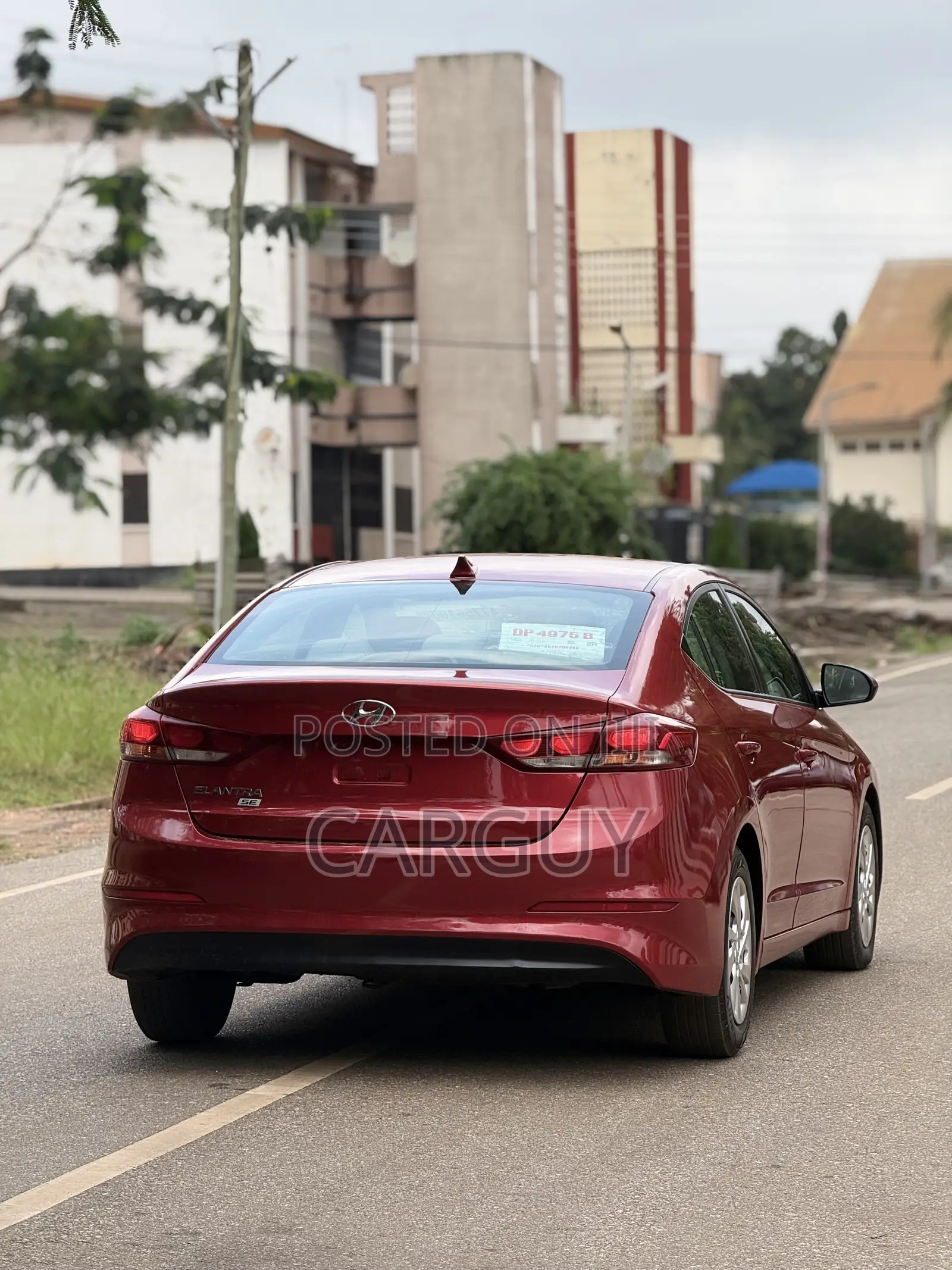 Hyundai Elantra SE Sedan FWD (2.0L 4cyl 6M) 2017 Red