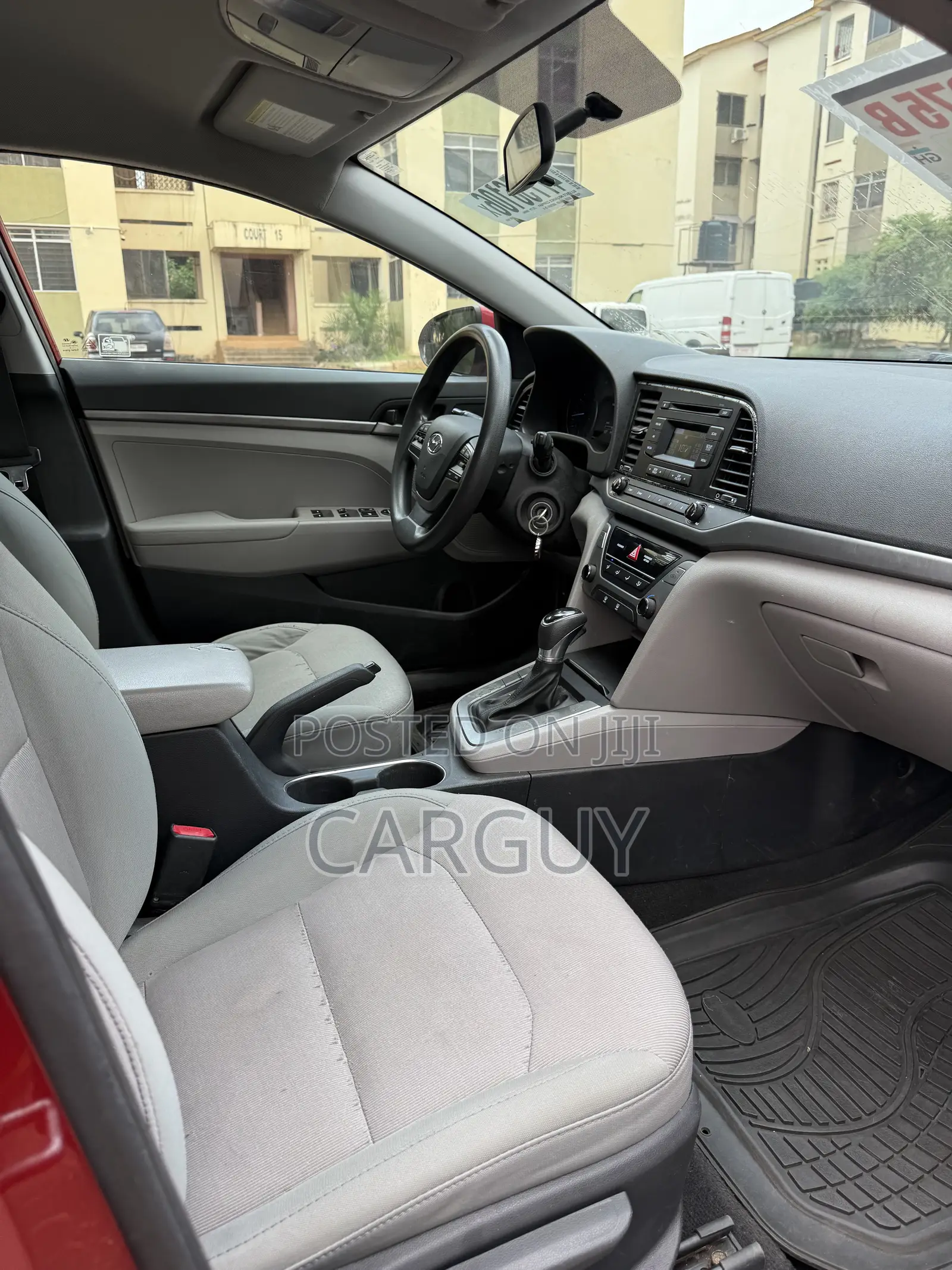 Hyundai Elantra SE Sedan FWD (2.0L 4cyl 6M) 2017 Red