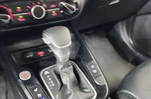 Kia Soul Base Hatchback 2019 White