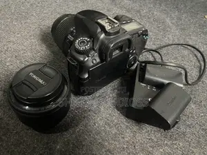 Canon Camera 60d With 2 Batteries and 2 Lens 18-55mm and 35 Mm