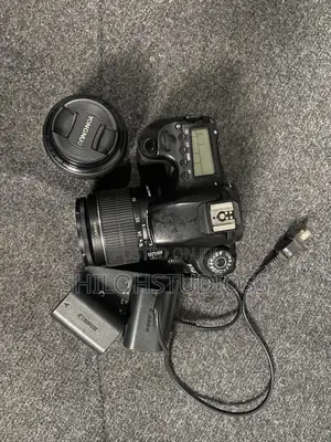 Canon Camera 60d With 2 Batteries and 2 Lens 18-55mm and 35 Mm