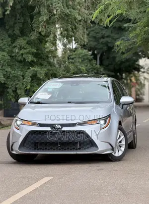 Toyota Corolla LE 2020 Silver