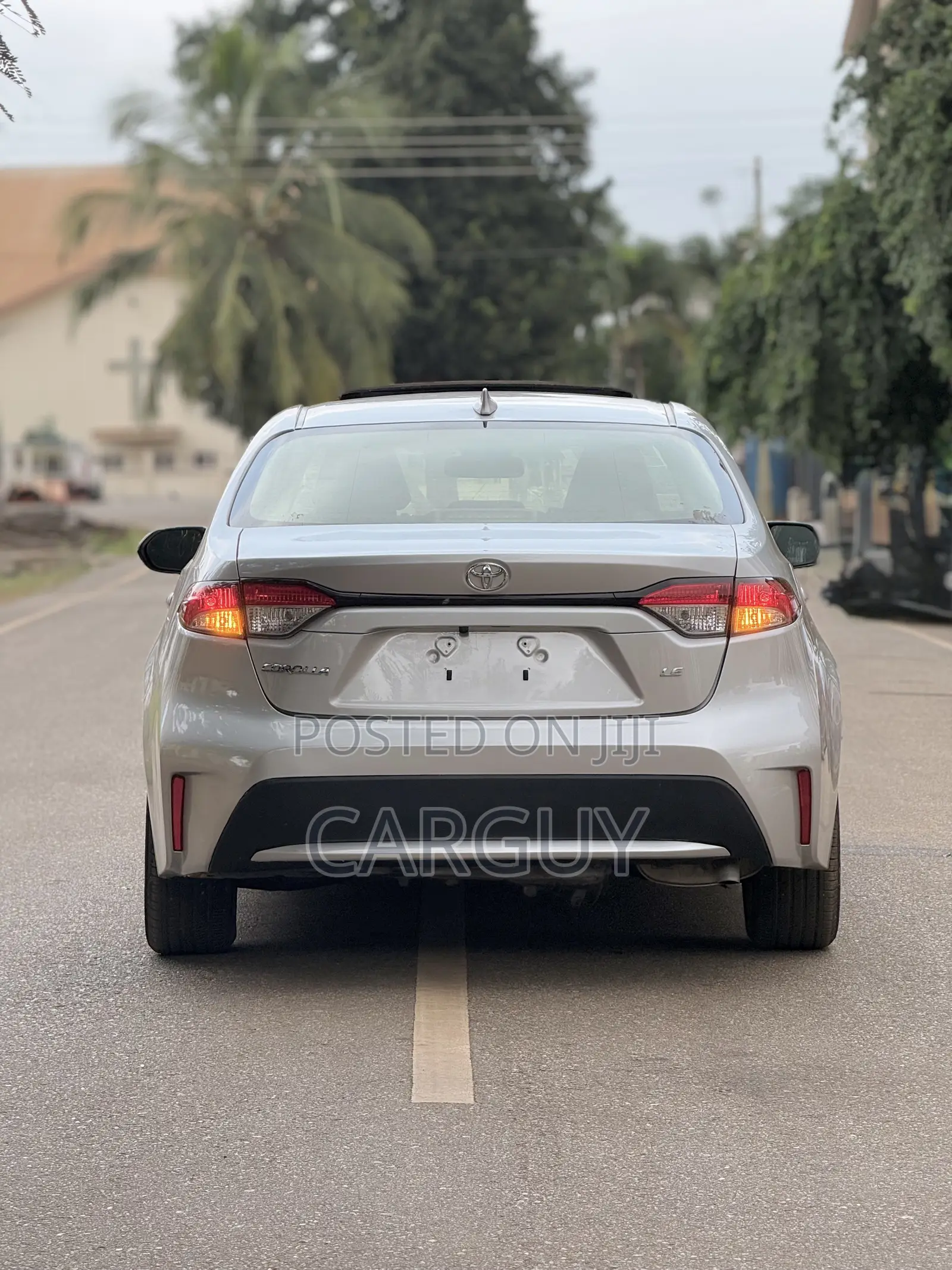Toyota Corolla LE 2020 Silver
