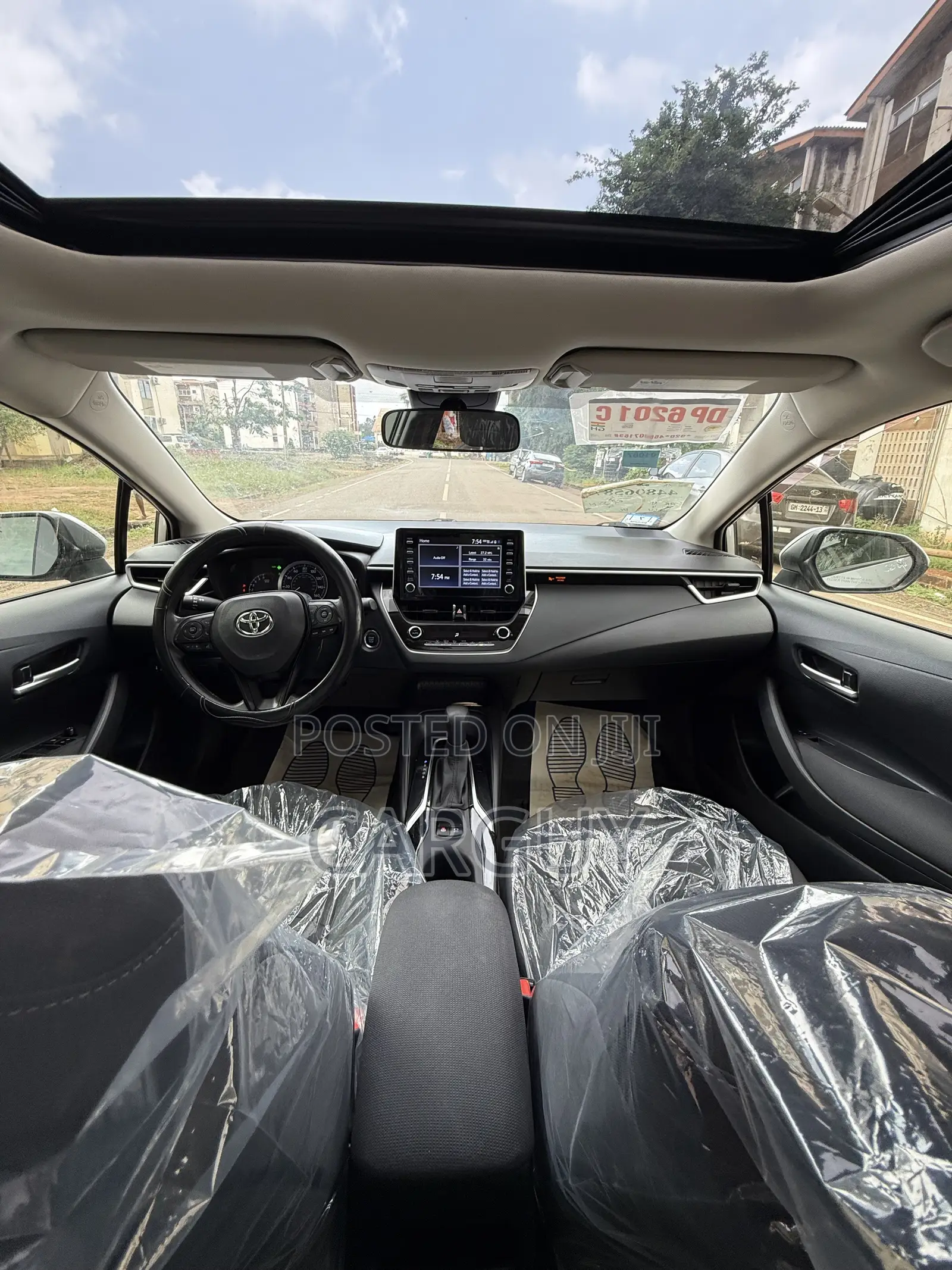 Toyota Corolla LE 2020 Silver