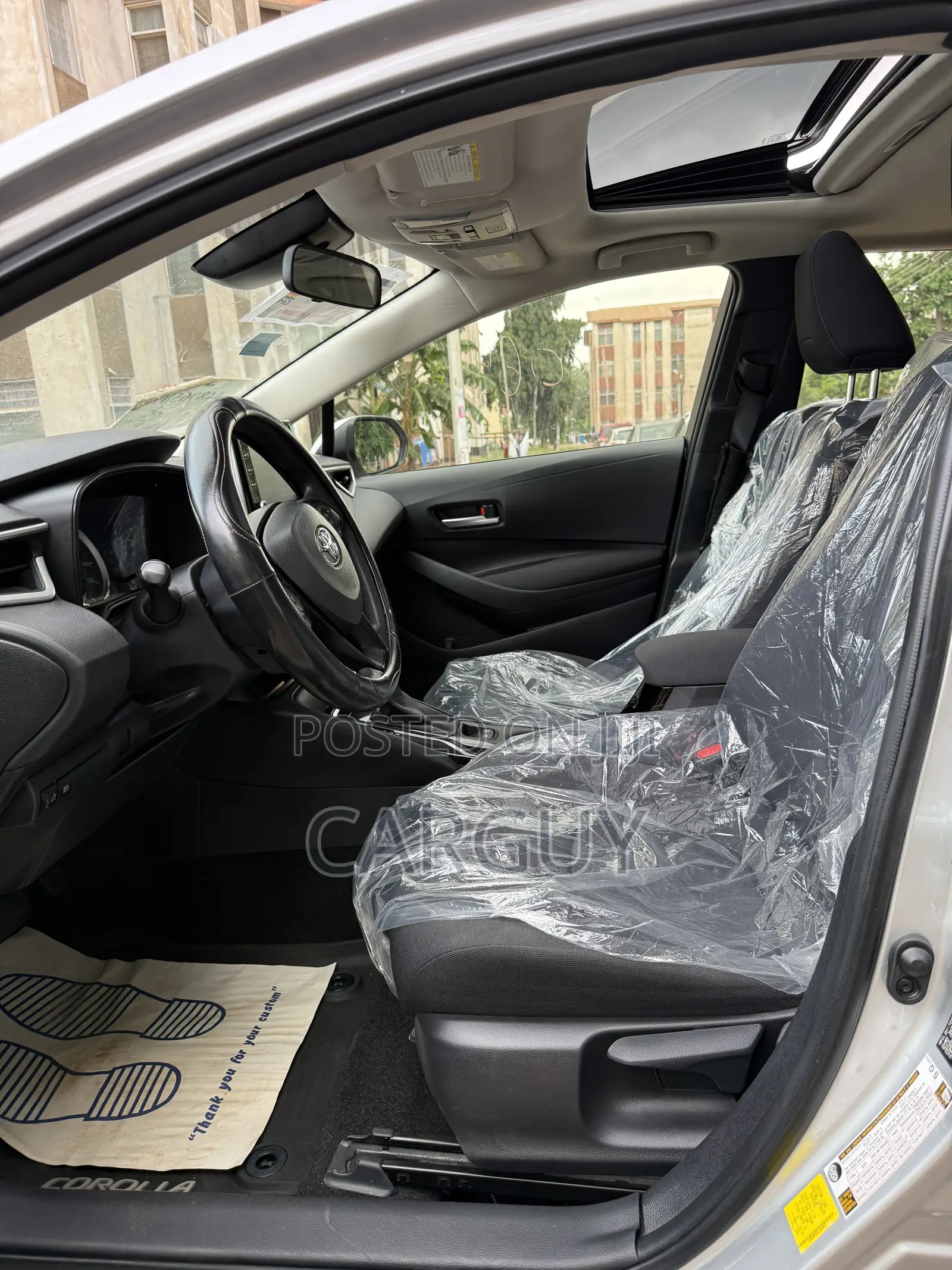Toyota Corolla LE 2020 Silver