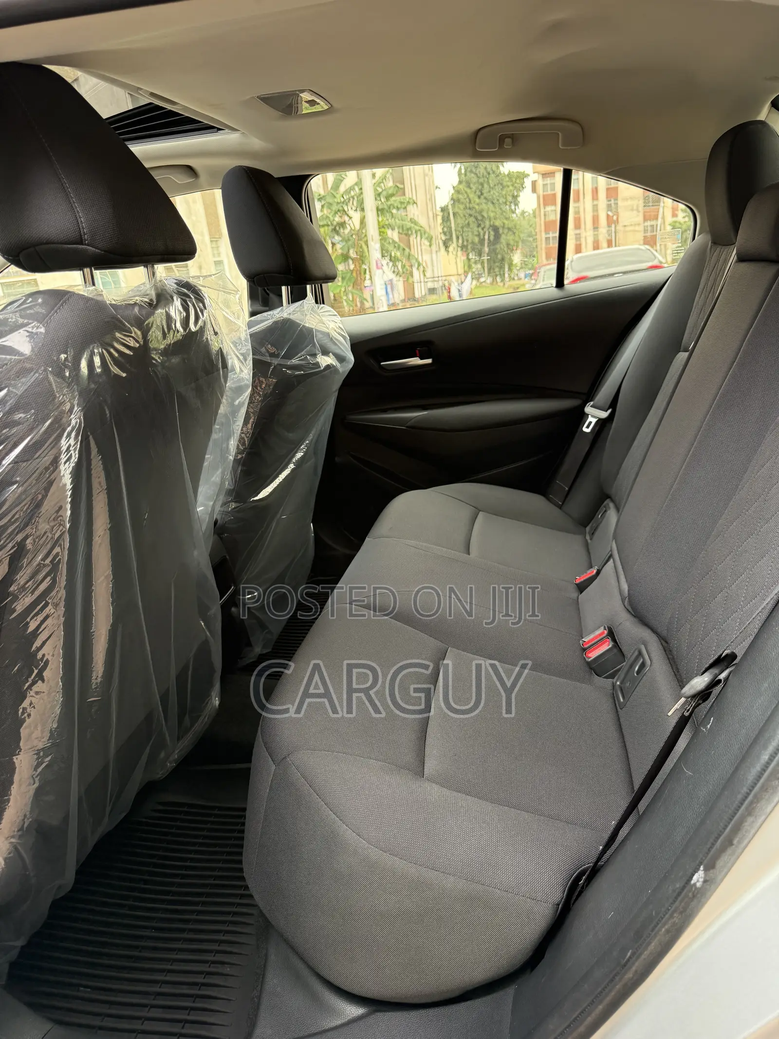 Toyota Corolla LE 2020 Silver