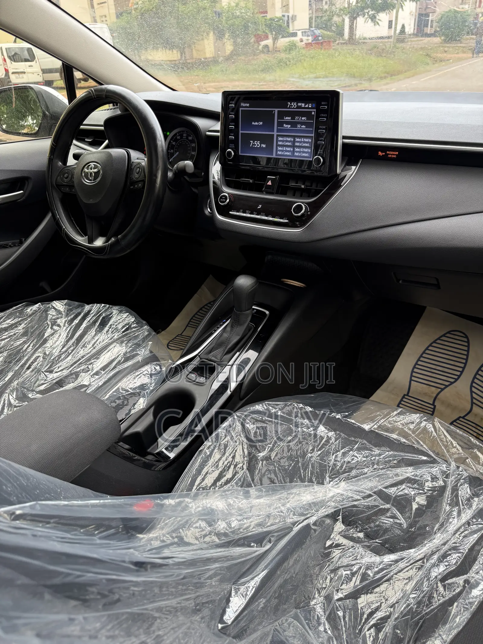Toyota Corolla LE 2020 Silver