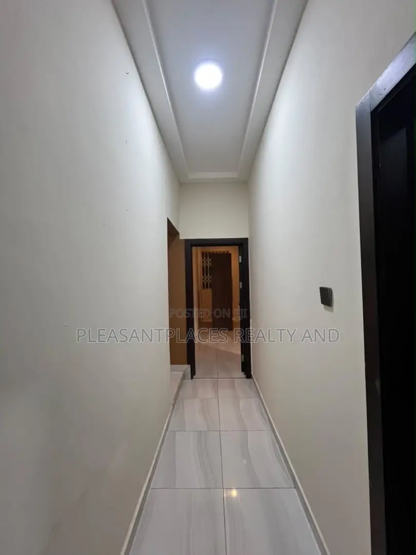 2bdrm Apartment in Pleasantplaces And, East Legon for rent