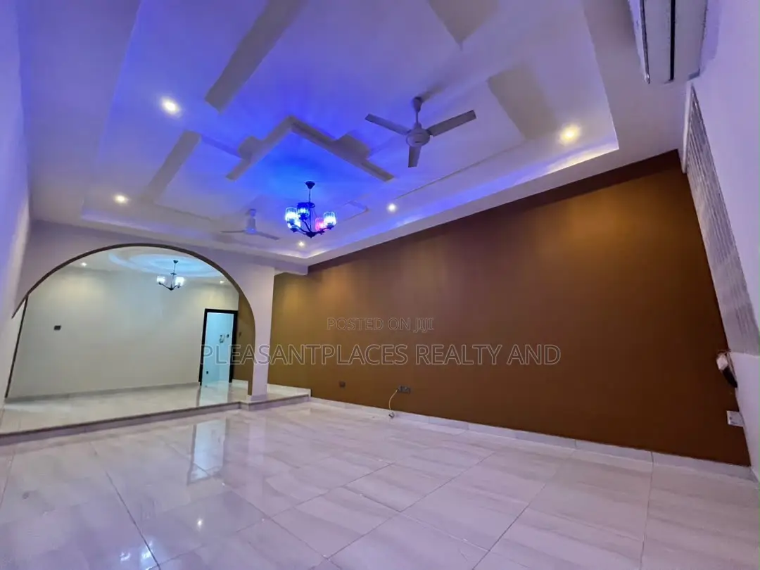 2bdrm Apartment in Pleasantplaces And, East Legon for rent