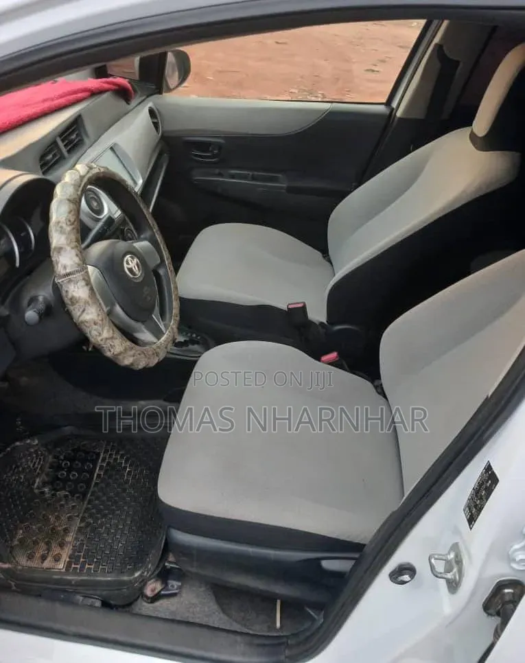 Toyota Vitz 2012 White