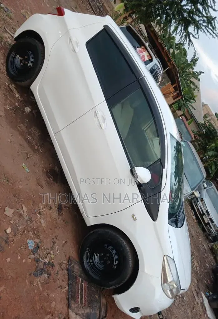 Toyota Vitz 2012 White