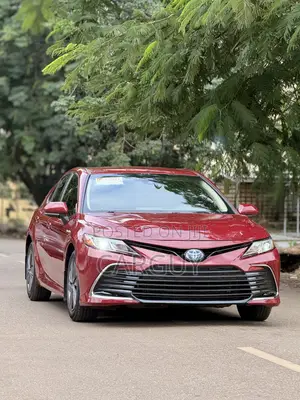 Toyota Camry LE 2021 Red