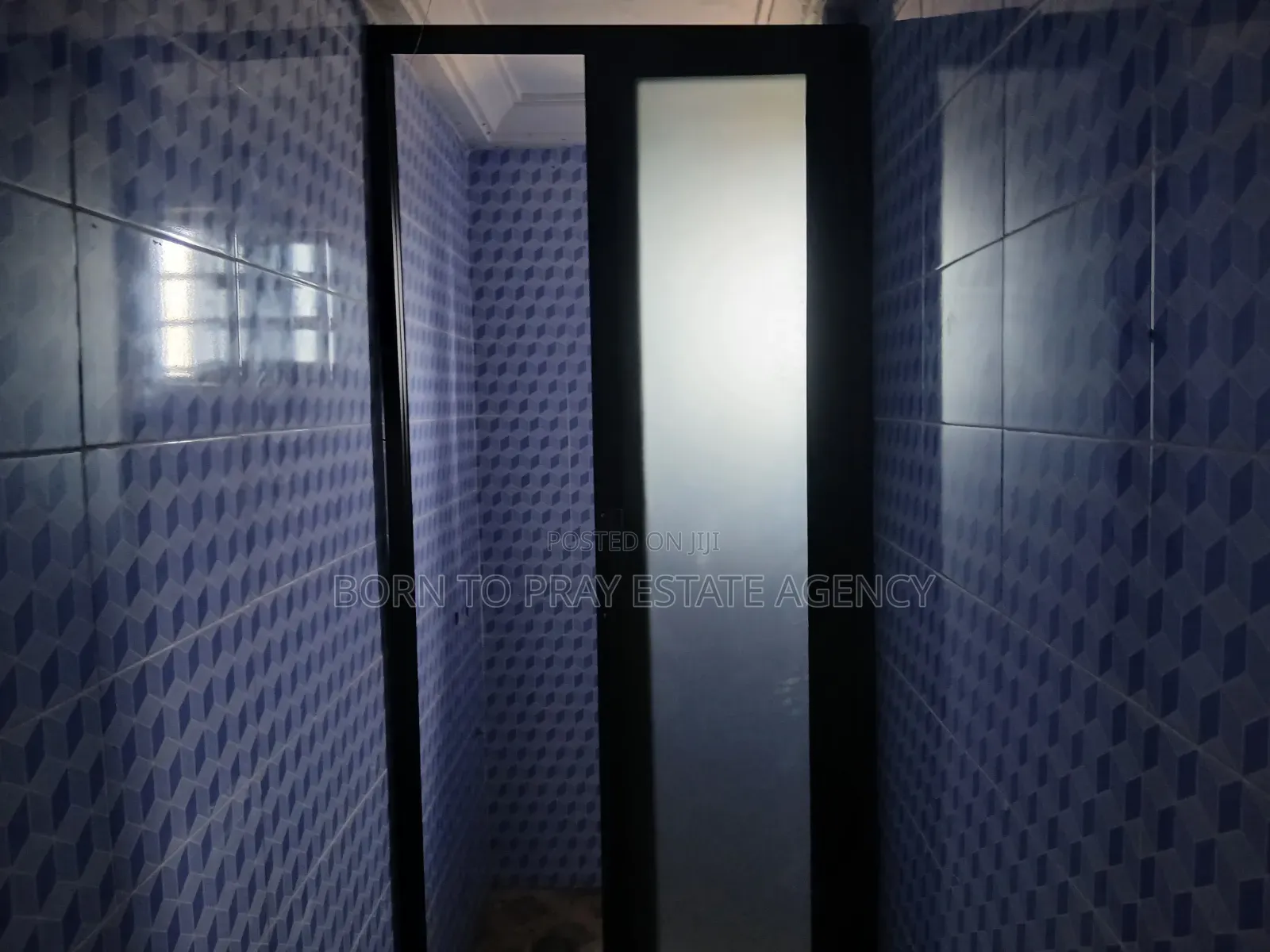 2bdrm Apartment in Born To Pray Estate, Ejisu-Juaben Municipal for rent