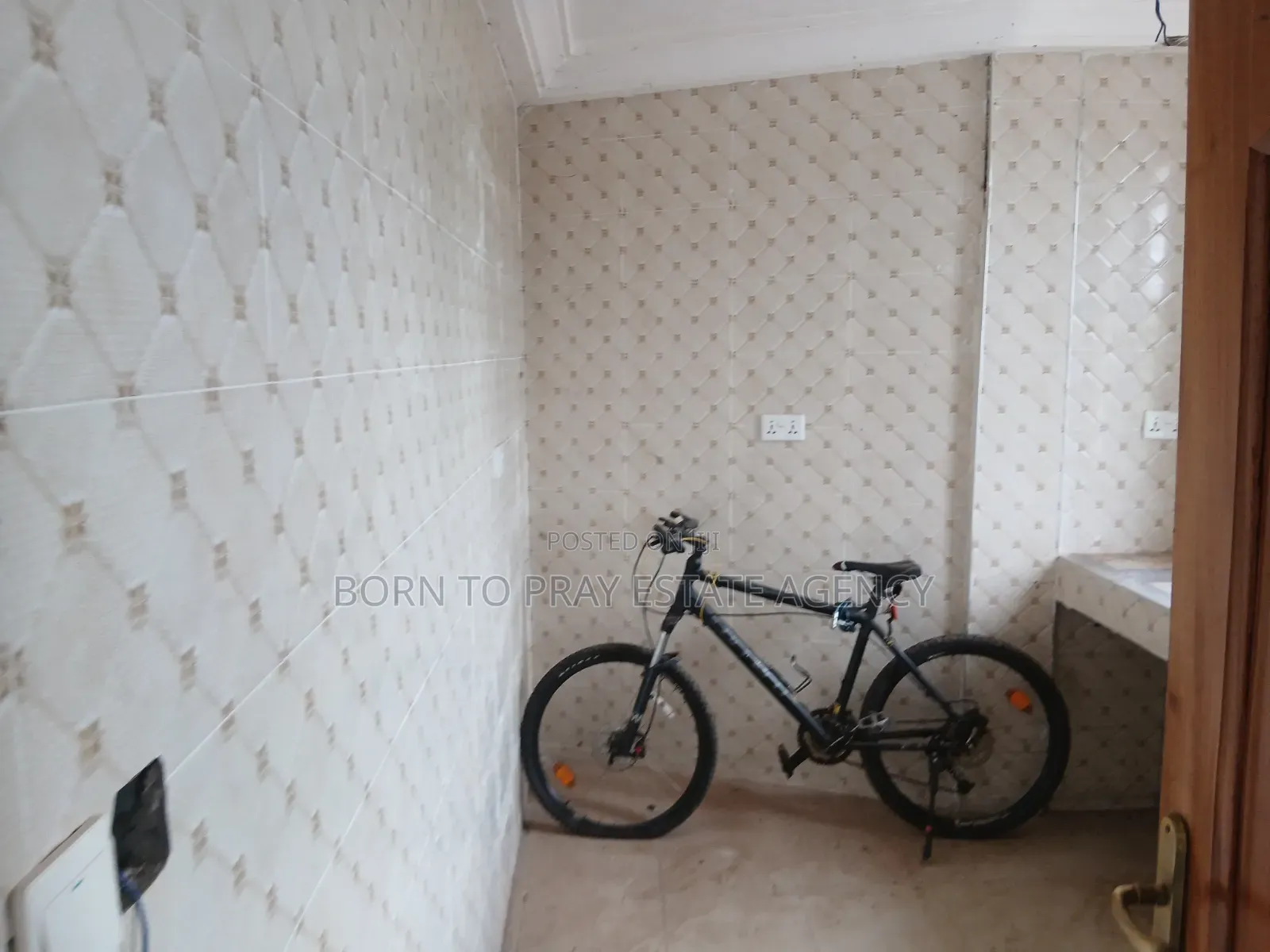 2bdrm Apartment in Born To Pray Estate, Ejisu-Juaben Municipal for rent