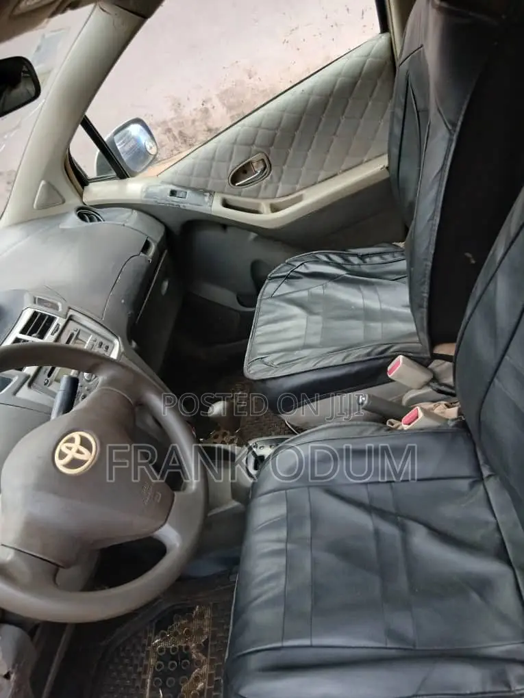 Toyota Vitz 1.3 AWD 3dr 2009 Silver