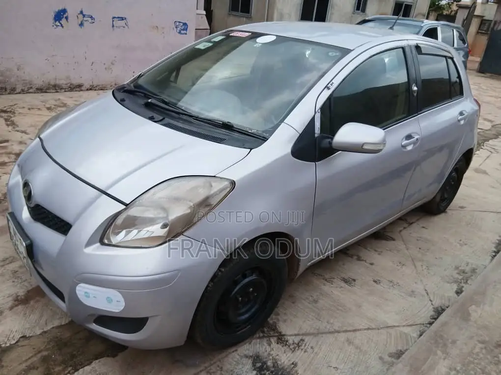 Toyota Vitz 1.3 AWD 3dr 2009 Silver