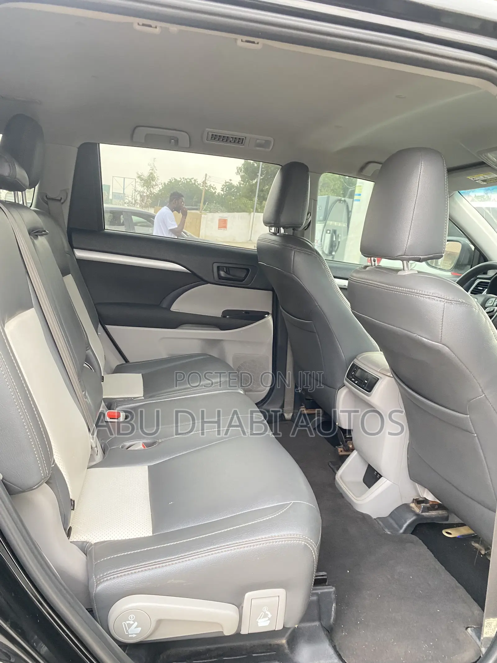 Toyota Highlander SE 2019 Black