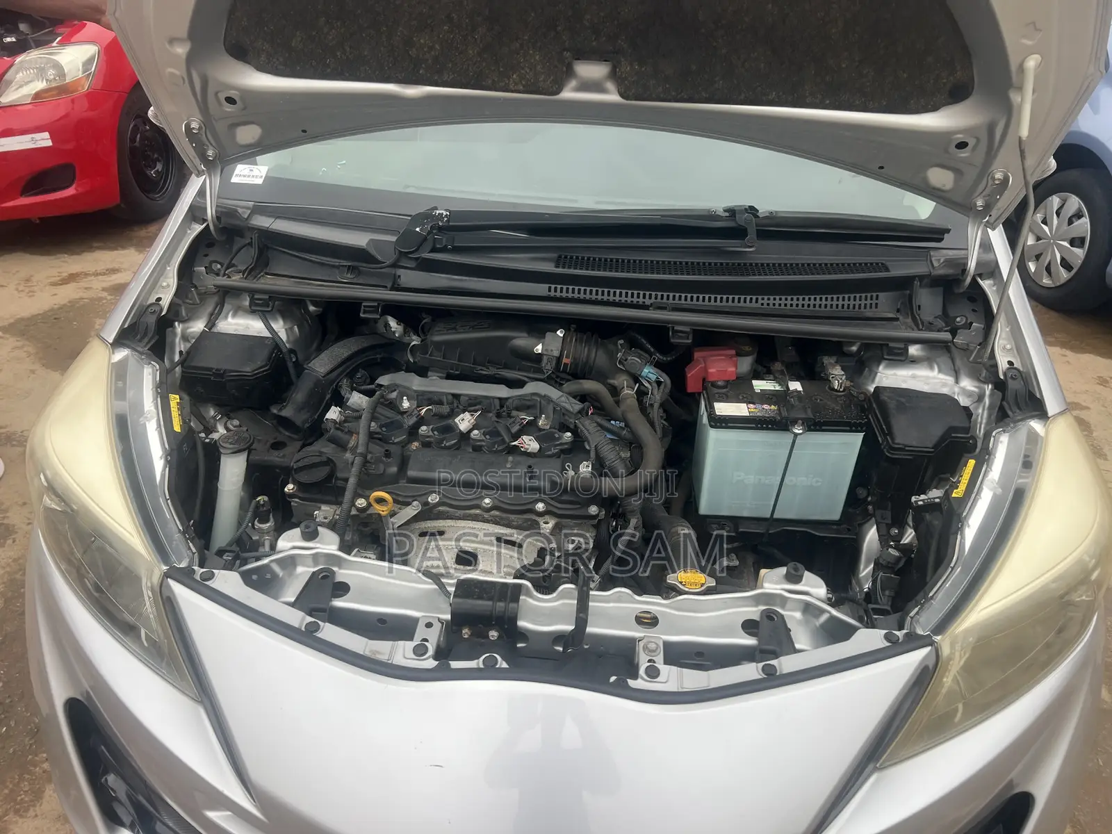 Toyota Vitz 1.5 FWD 5dr 2013 Silver