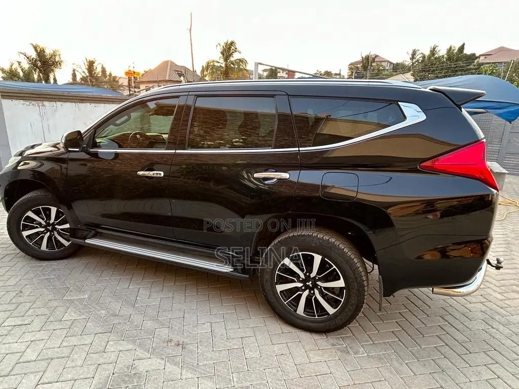 Mitsubishi Pajero Sport GLX 2017 Black