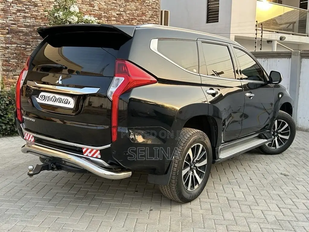 Mitsubishi Pajero Sport GLX 2017 Black