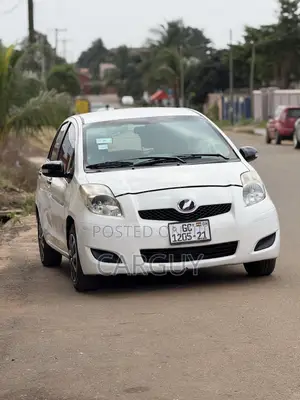 Toyota Vitz 1.3 AWD 3dr 2009 White