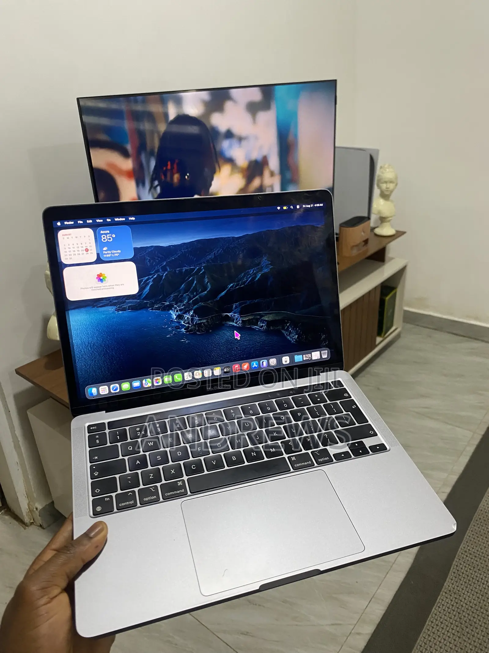 New Laptop Apple MacBook Pro 8GB Apple M1 SSD 500GB
