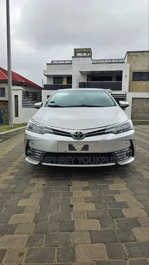 Toyota Corolla Altis 2017 Silver